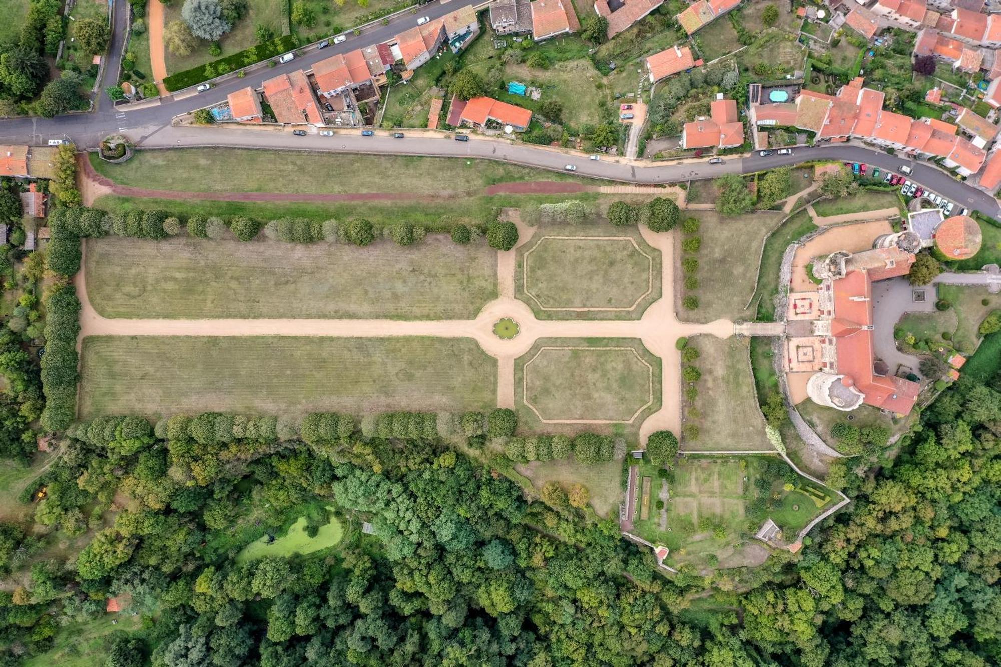 Chateau Royal De Saint-Saturnin Екстер'єр фото