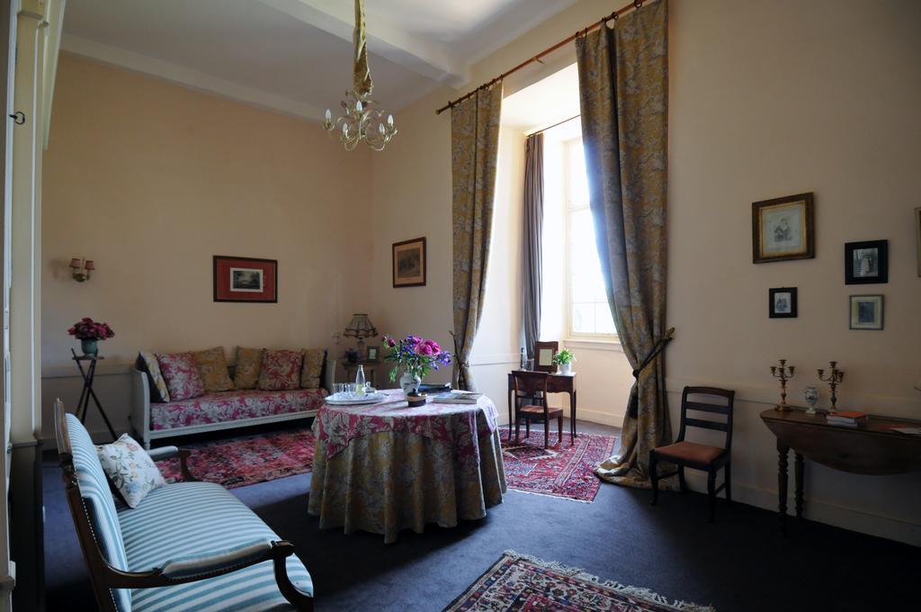 Chateau Royal De Saint-Saturnin Екстер'єр фото