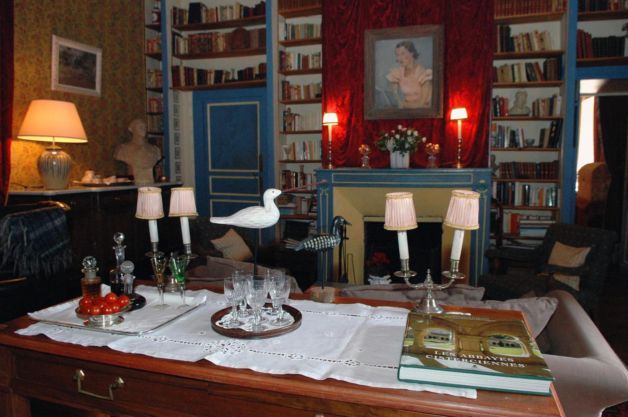 Chateau Royal De Saint-Saturnin Екстер'єр фото
